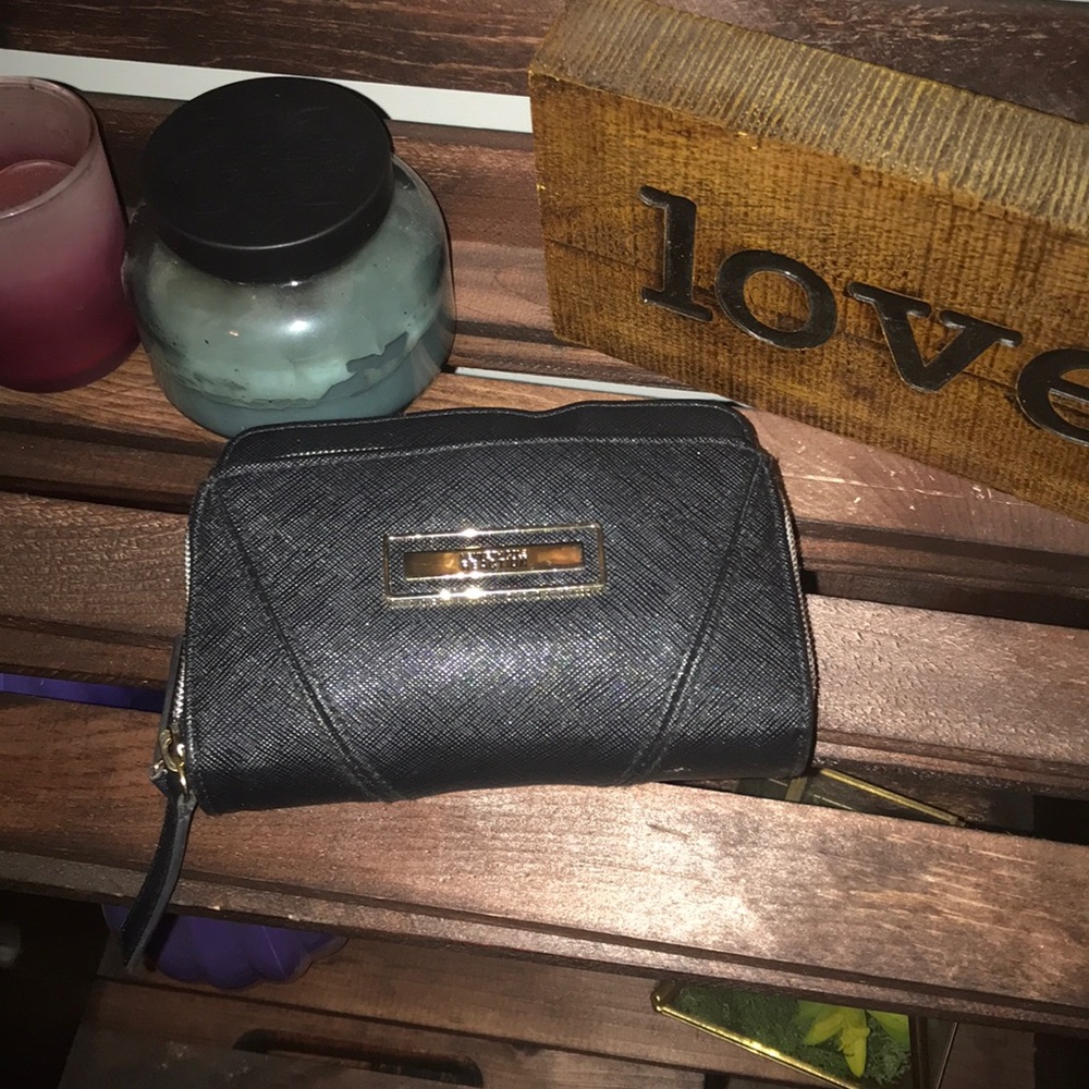 🔥 Kenneth Cole Reaction small bag.